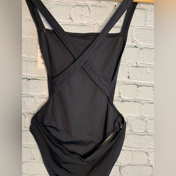 All Sisters black cross cross swimsuit. Large - Picture 3 of 3
